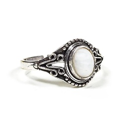 Anillo con Cuarzo Blanco